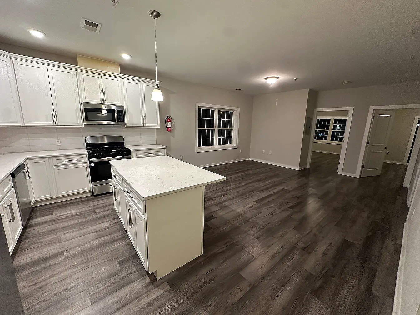 E Clay Ave — Photo 1