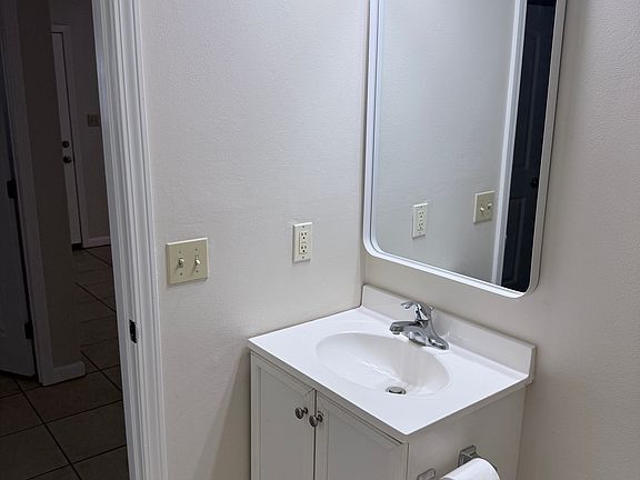 4th image of 315 Oakdale Ave #C