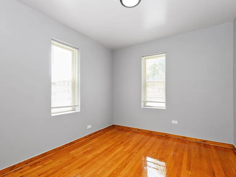 4736-4742 W 65th Mobility Zone — Photo 10