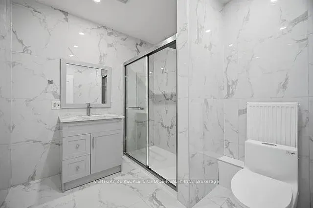 249 Burnhamthorpe Rd #-MAIN — Photo 31