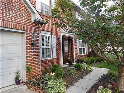 3rd image of 1043 Thornwood Dr