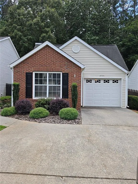 3 bed, 2.0 bath, 968 sqft, $1,950 — Photo 1