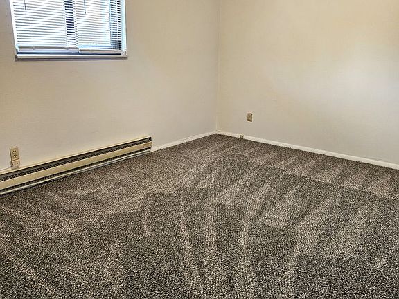 4th image of 226 E J St APT 4