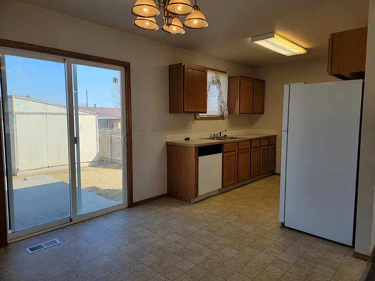 4001 Hickman St — Photo 6