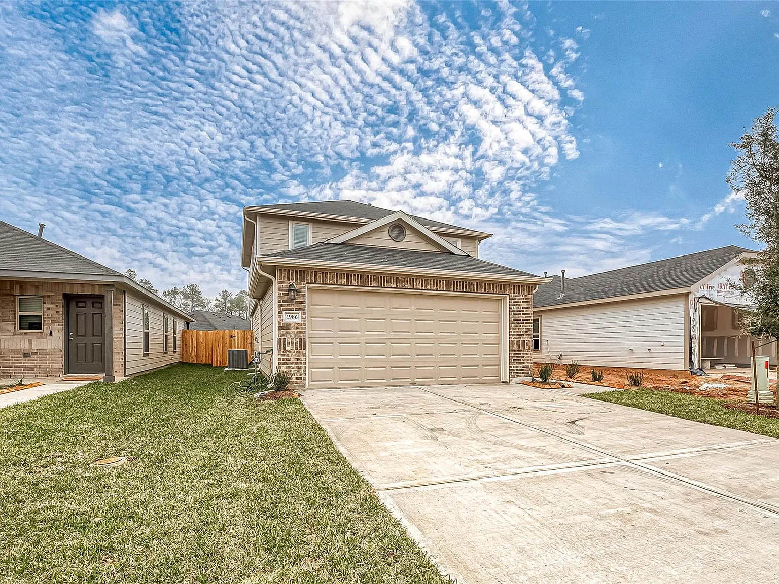 3 bed, 2.5 bath, 1590 sqft, $1,850 — Photo 3