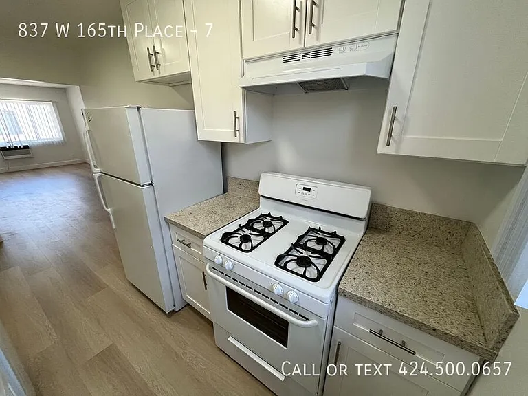 837 W 165th Pl #7 — Photo 6