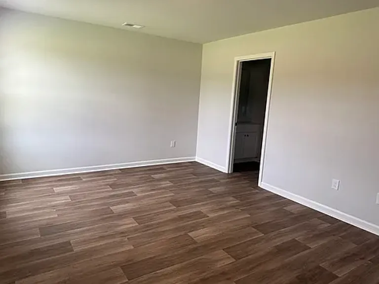 6418 Swainson St SW — Photo 6