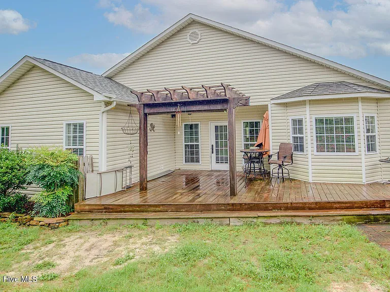 13 Barkley Ln — Photo 31