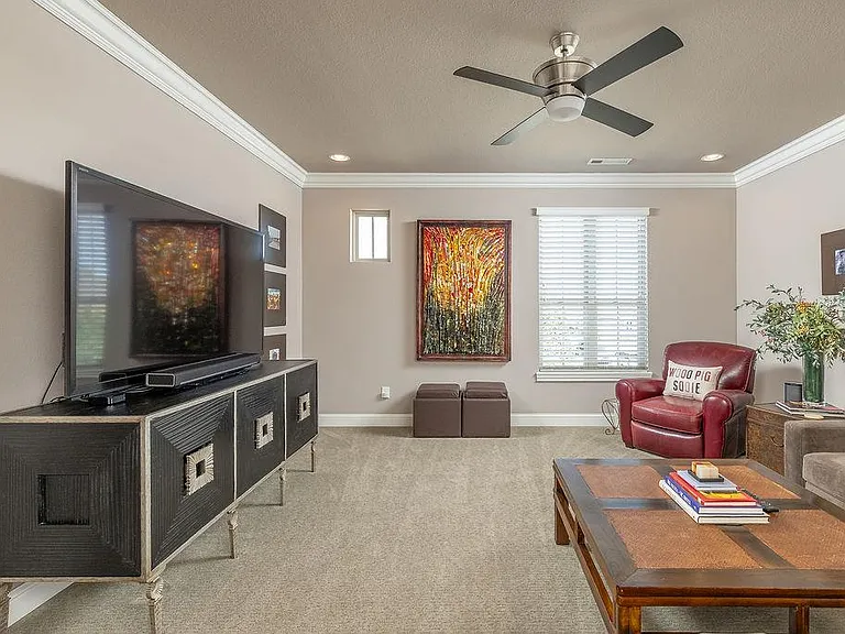 1235 E Adelaide Ln — Photo 32