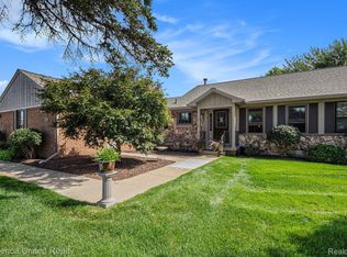 12116 Shenandoah Dr #3, South Lyon, MI