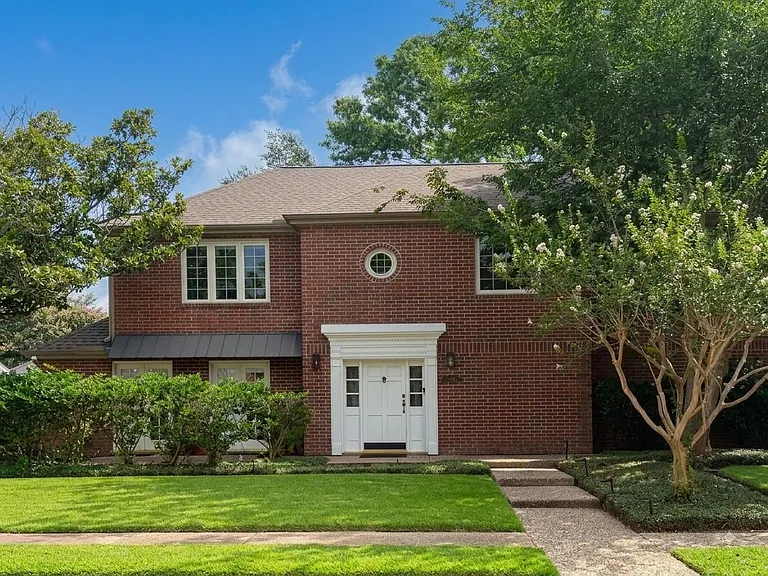 2103 Shadybriar Dr — Photo 1