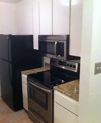 3rd image of 8143 Shelter Creek Ln