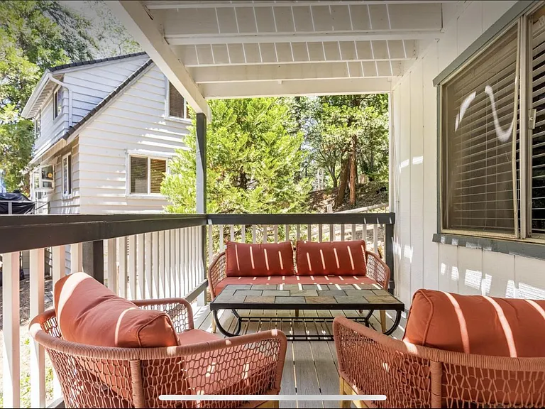 168 Sunset Dr — Photo 4