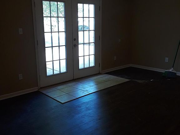 4th image of 2301 Saint Francis St