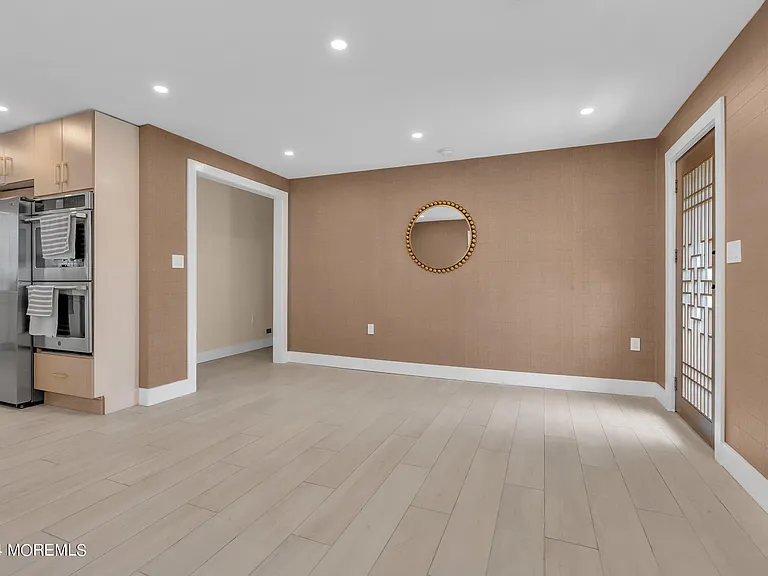 24 Johnston St — Photo 13