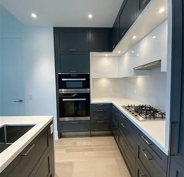455 Wellington St W #701 — Photo 8