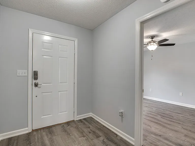 101 Pinewood Dr #1 — Photo 17