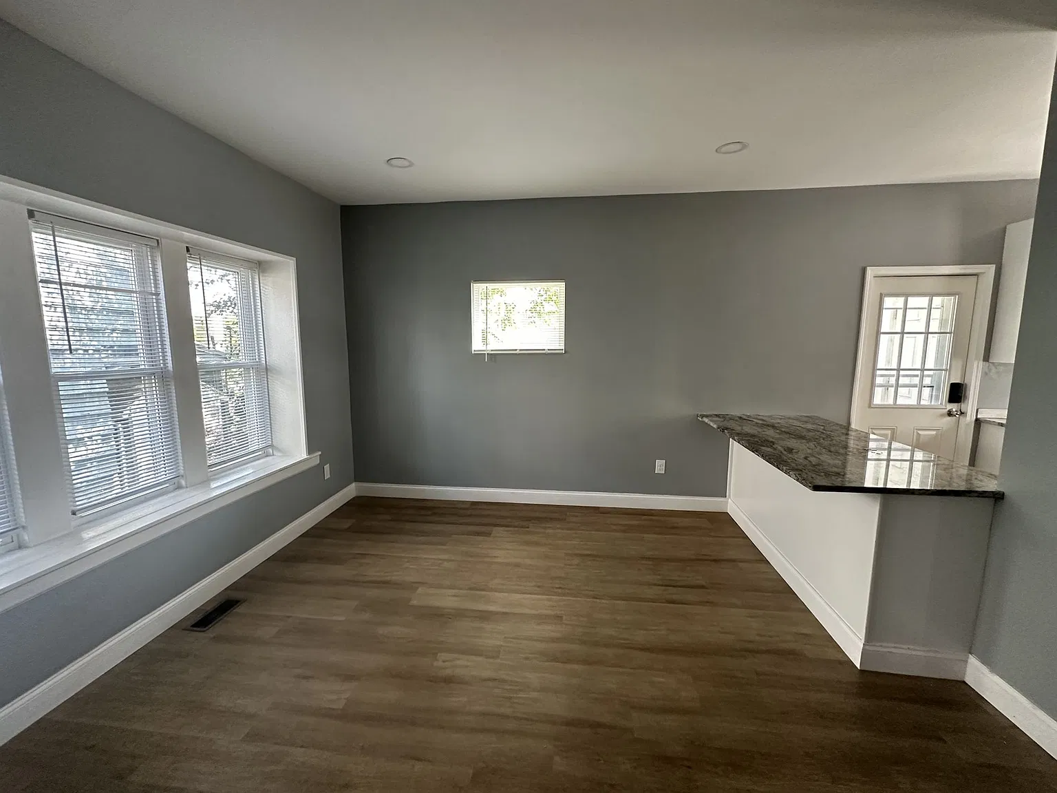 4 bed, 1922 sqft, $3,090 — Photo 4