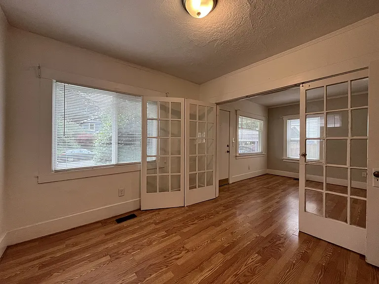 5619 NE 26th Ave — Photo 25