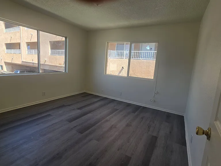 9553 Compton Ave #3 — Photo 8
