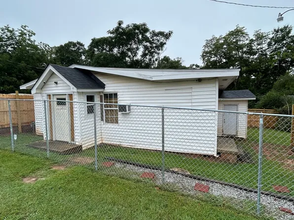 2412 16th Ave SW, Lanett, AL 36863