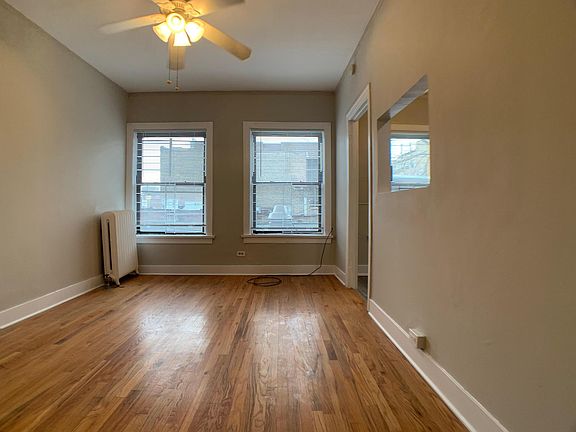 3rd image of 916 W Diversey Pkwy APT 204