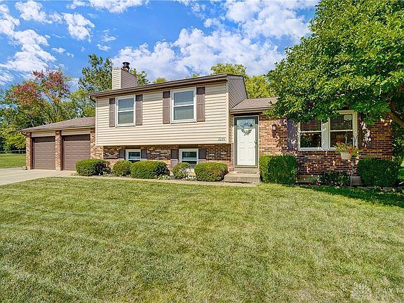 3rd image of 2239 Pinebrooke Ct