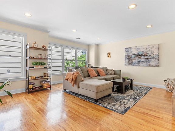 3rd image of 7 Wayne St #2