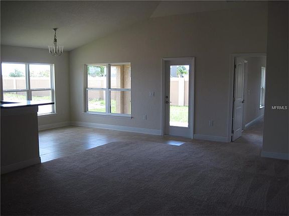 3rd image of 14437 Dunrobin Dr