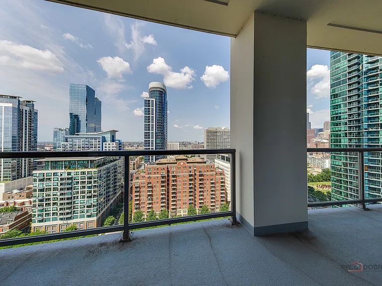 1235 S Prairie Ave #2107 — Photo 18