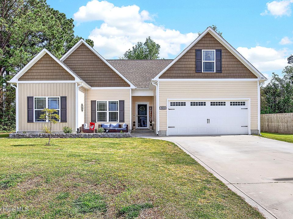 1st image of 301 Buckeye Court S