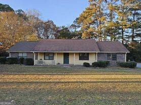 2835 Springdale Rd, Snellville, GA