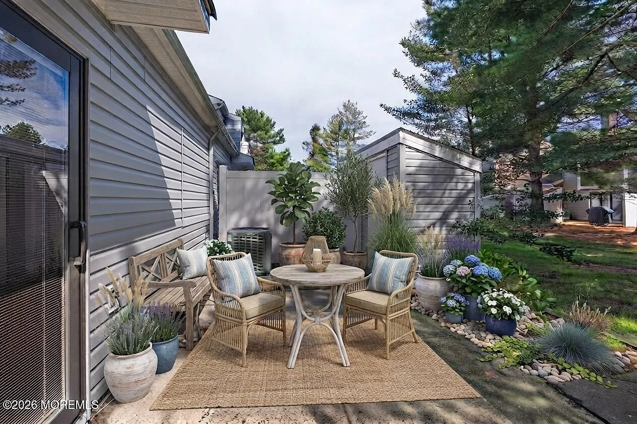 2 bed, 1.5 bath, 1300 sqft, $3,600 — Photo 3