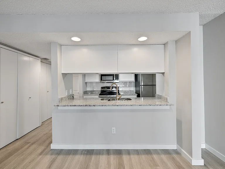 Fairway Greens Apartments — Photo 19