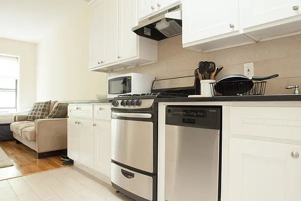 Rented by Genix Group LLC | media 12