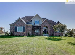 15287 W 215th St, Spring Hill, KS 66083