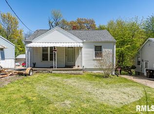 312 S Highland Ave, Creve Coeur, IL