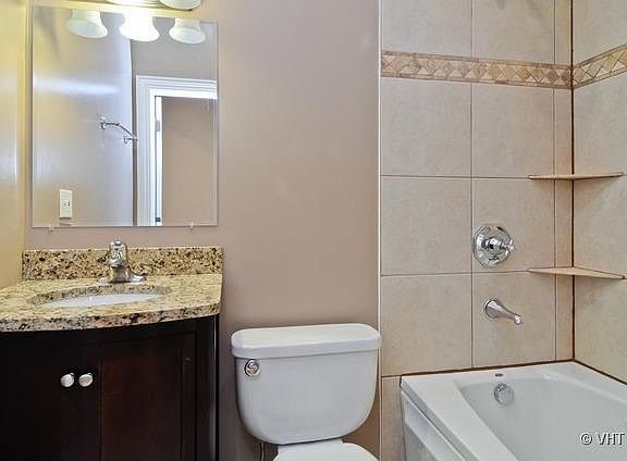 3rd image of 1818 W Superior St APT 1R
