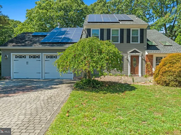 3 Spring Lake Ct, Sewell, NJ 08080