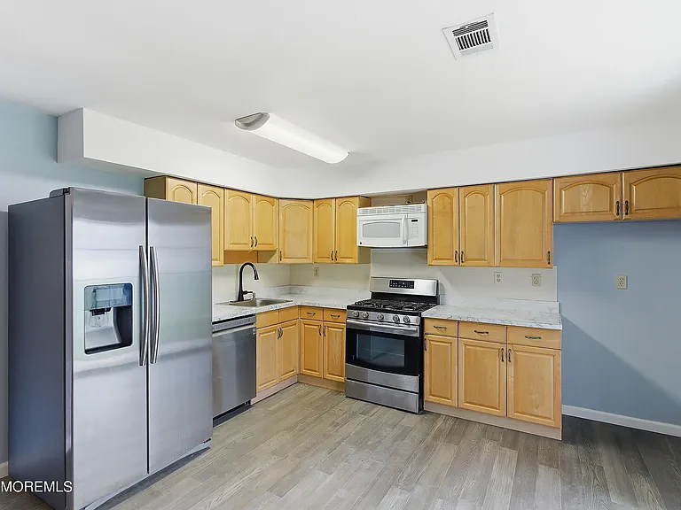 280 Fairfield Pl — Photo 10