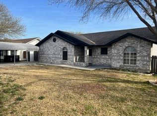 706 W 11th St, Del Rio, TX 78840