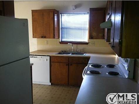 3rd image of 1015 Jackie Jo Ln