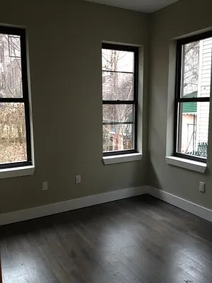 Rented by Full Time Management | media 31