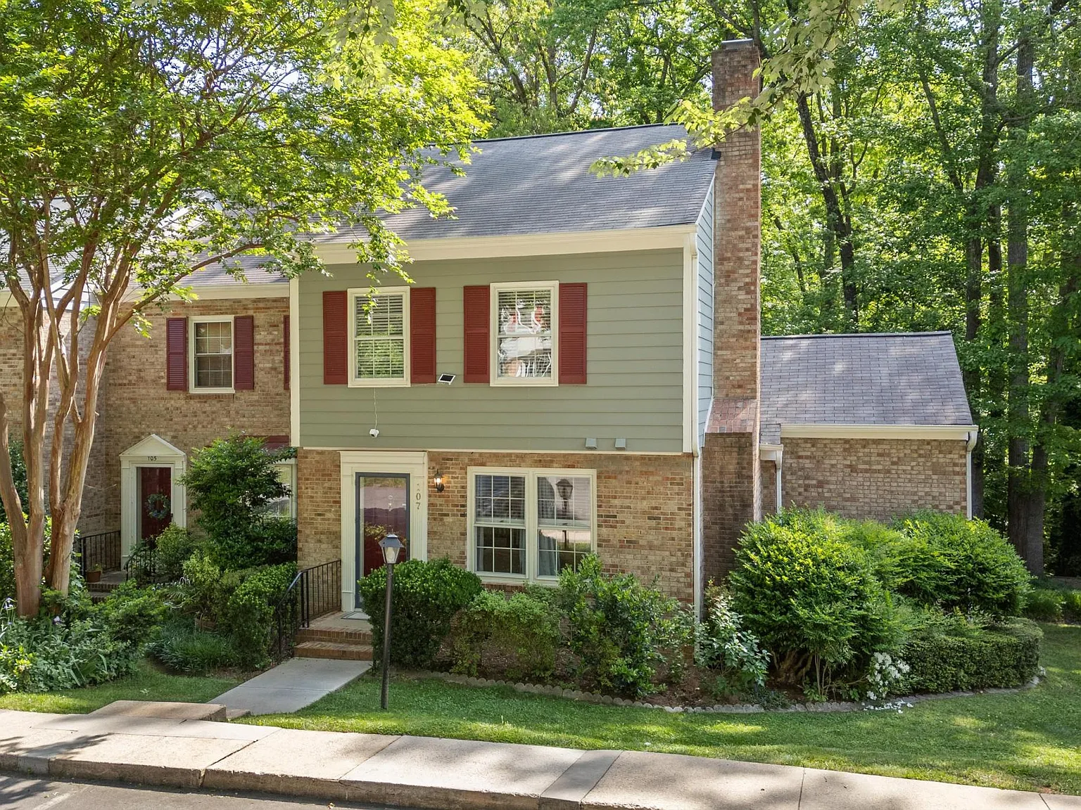 3 bed, 2.5 bath, 1519 sqft, $3,850 — Photo 1
