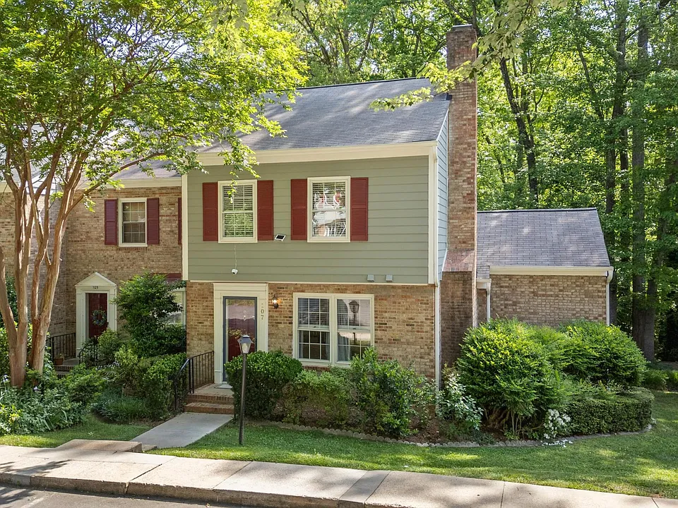 107 Barbary Ct