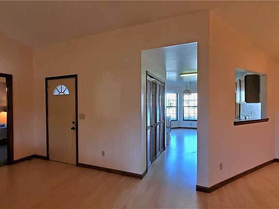 4th image of 3724 Linsbury St #3