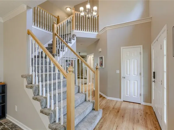 20185 W 220th St, Spring Hill, KS 66083