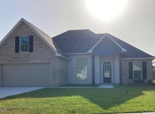 5 Sumner Ln, Long Beach, MS 39560