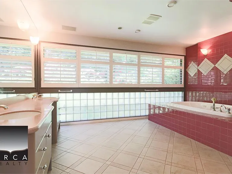 687 Beachview Dr — Photo 27