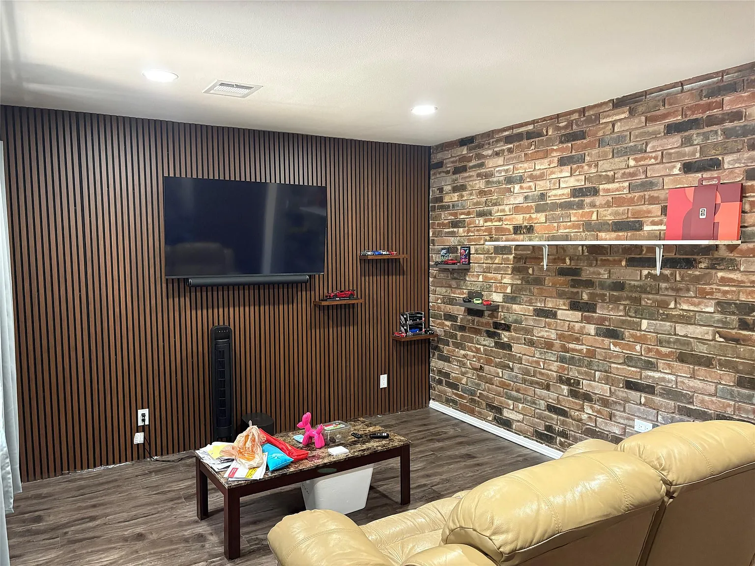 3 bed, 2.0 bath, 1290 sqft, $2,000 — Photo 3